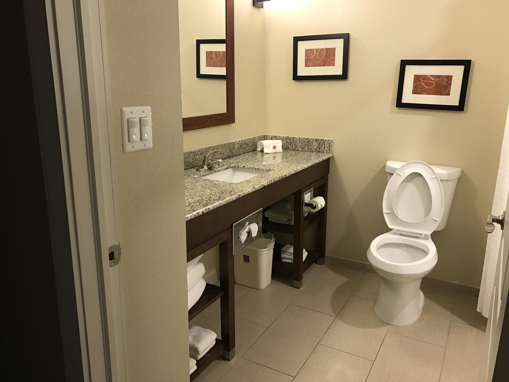 Comfort Suites Plymouth Near Us-30 Экстерьер фото