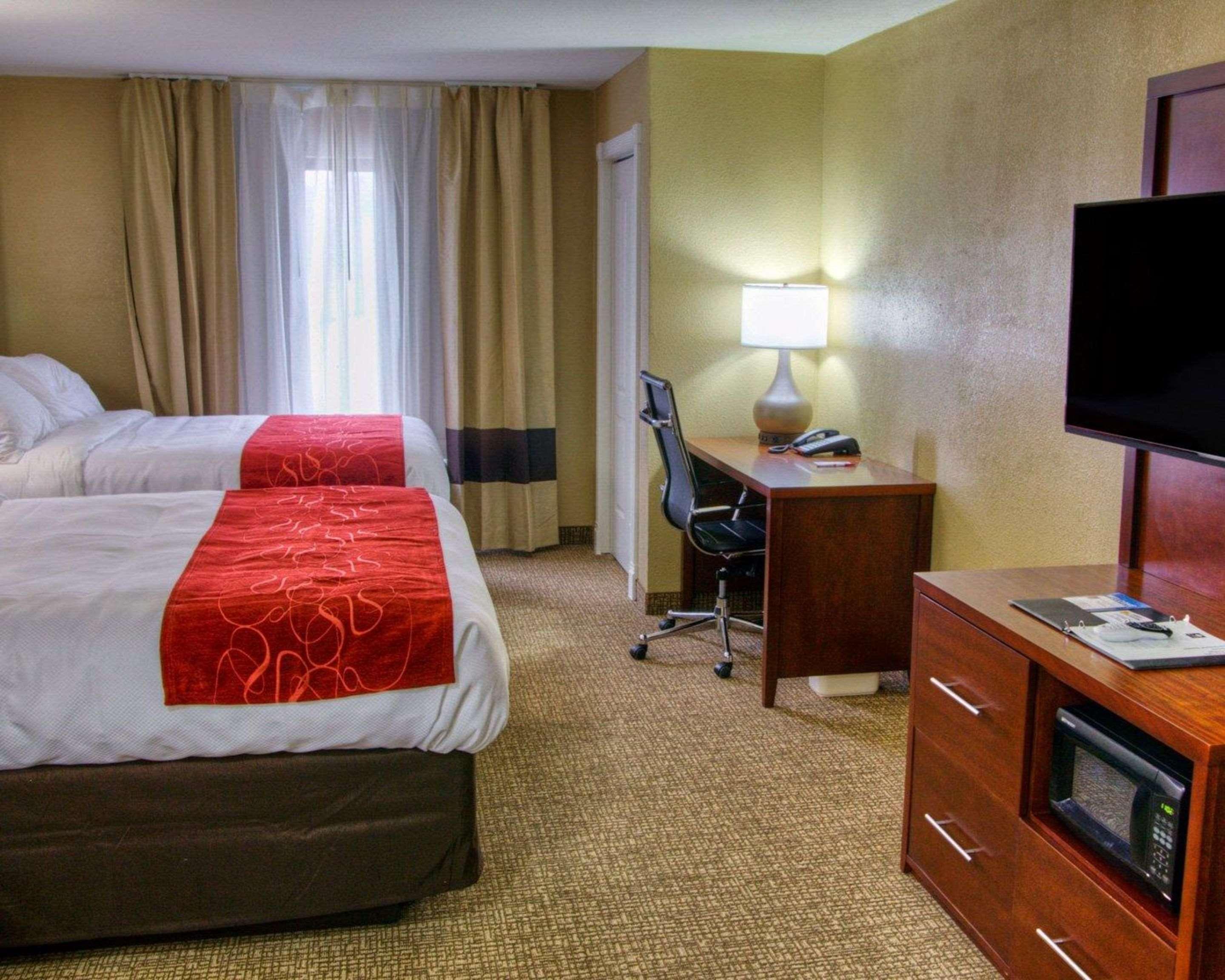 Comfort Suites Plymouth Near Us-30 Экстерьер фото